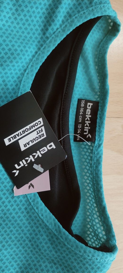 Belkin piękna koszulka sportowa 158-164
