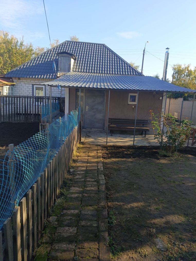 Продаж, обмін 1/2 будинку