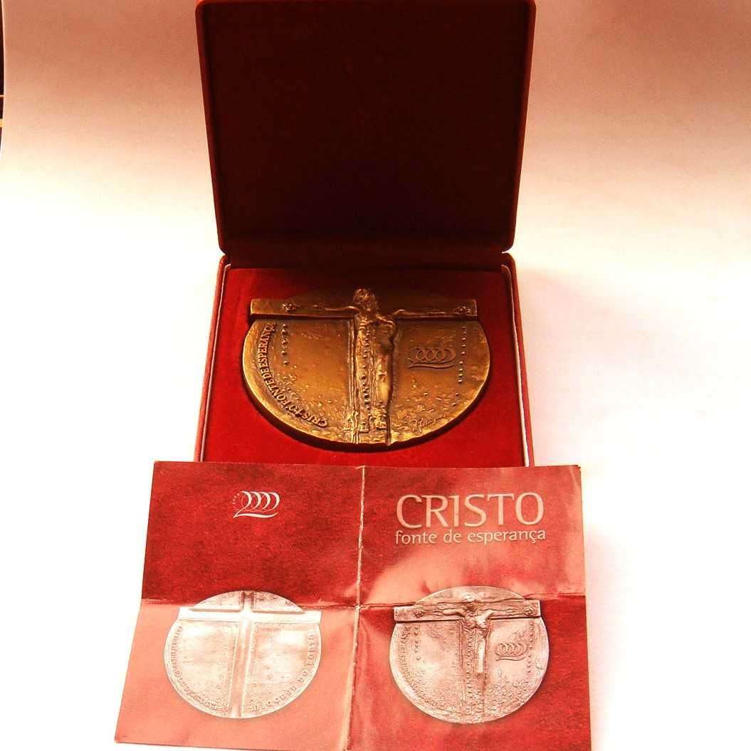 Medalha de Bronze Cristo Jubileu Diocese em Estojo por JOSÉ RODRIGUES