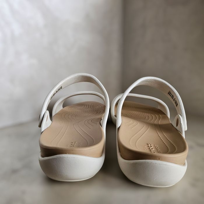 Женские, сандалии, шлепанцы "Crocs Cleo"