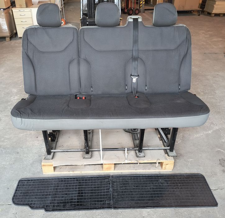 Trafic opel Vivaro kanapa