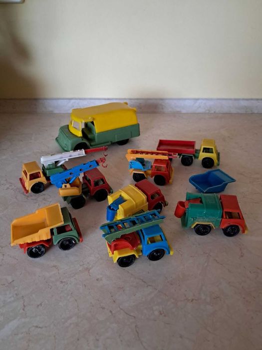 Zestaw samochodów lata 80