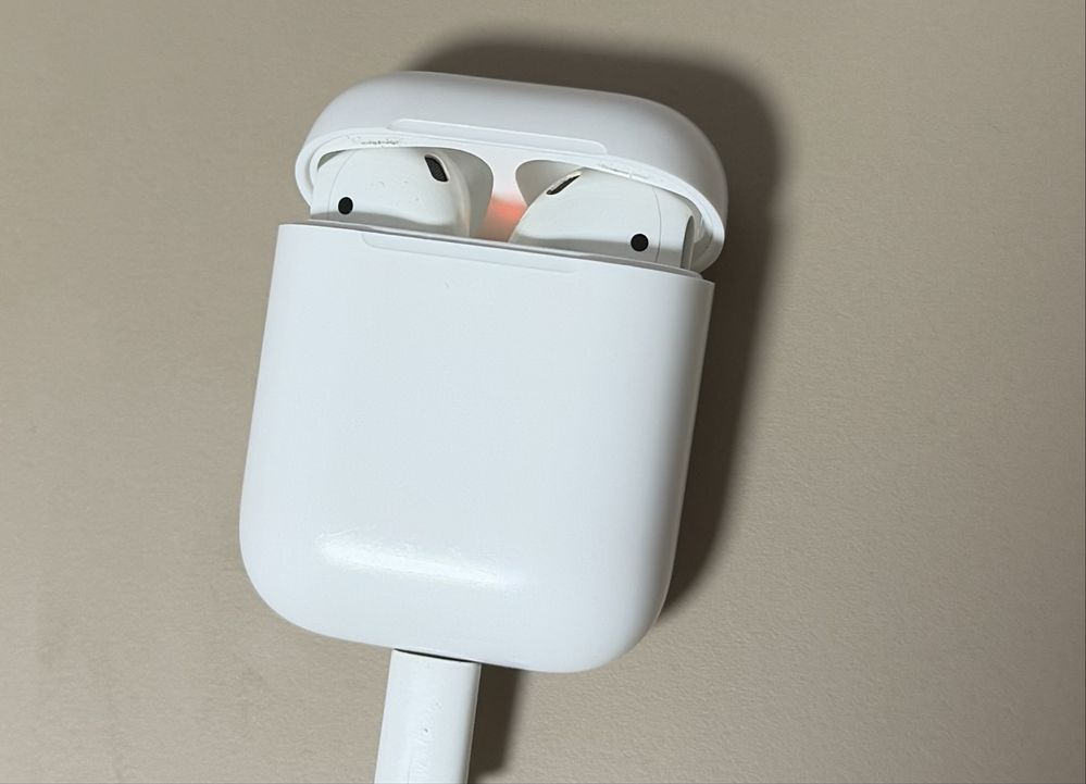 Apple airpods  1