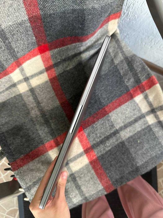 Macbook Pro 13 2017  8/512gb touchbar