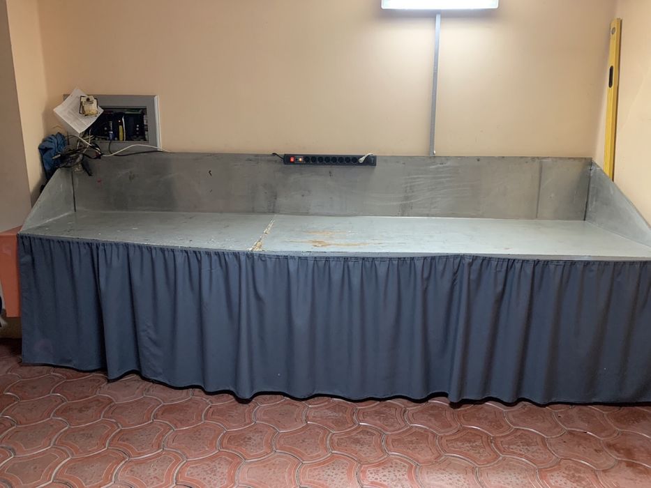 Продам стіл залізний у майстерню.