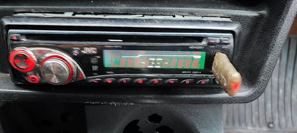 Магнитола JVC KD-G351 колонки kics