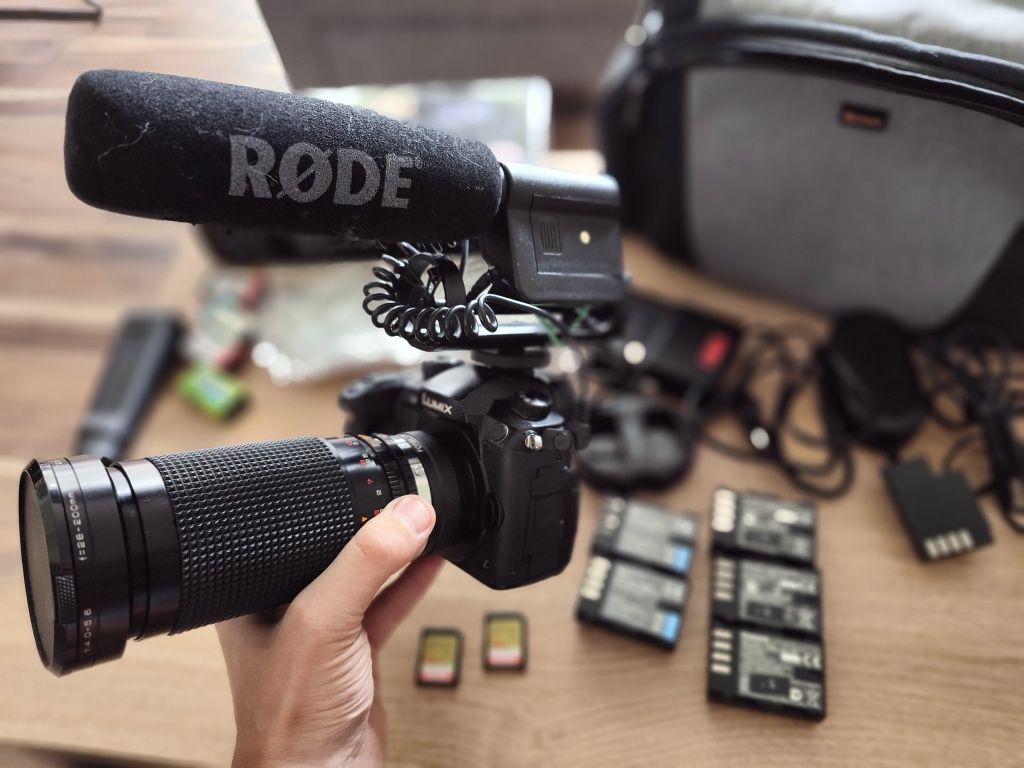 Aparat Panasonic Lumix GH5 4K 60kl/s obie. 28-200mm mikrof 128GB 5 bat