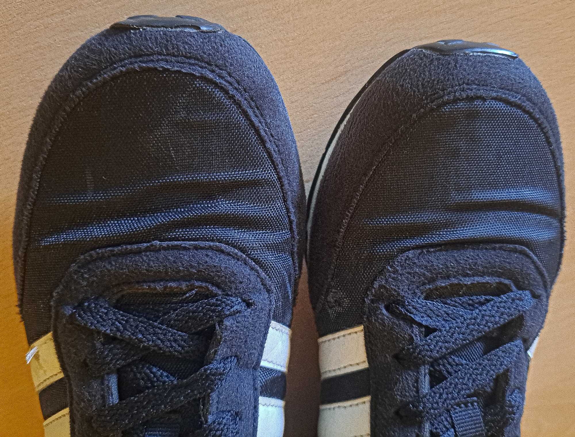 Buty ADIDAS V Racer 2.0 ( BC0106 ) - rozmiar 40