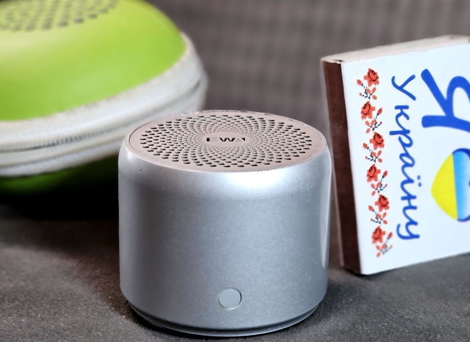 Продам беспроводную мини bluetooth колонку EWA очень компактного разме