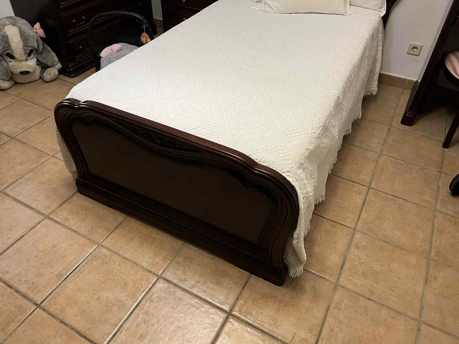 Cama de solteiro , c/colchao