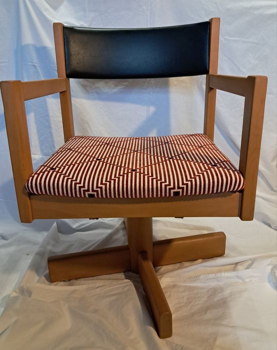 Cadeirão Olaio com braços