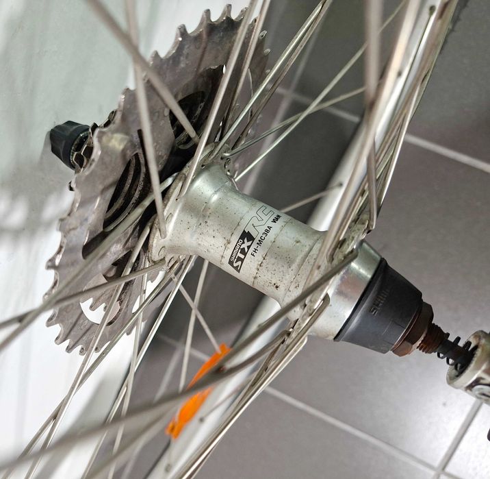 Komplet kół 28 cali shimano stx Qr szybkozamykacz 8rzędowy srebrne