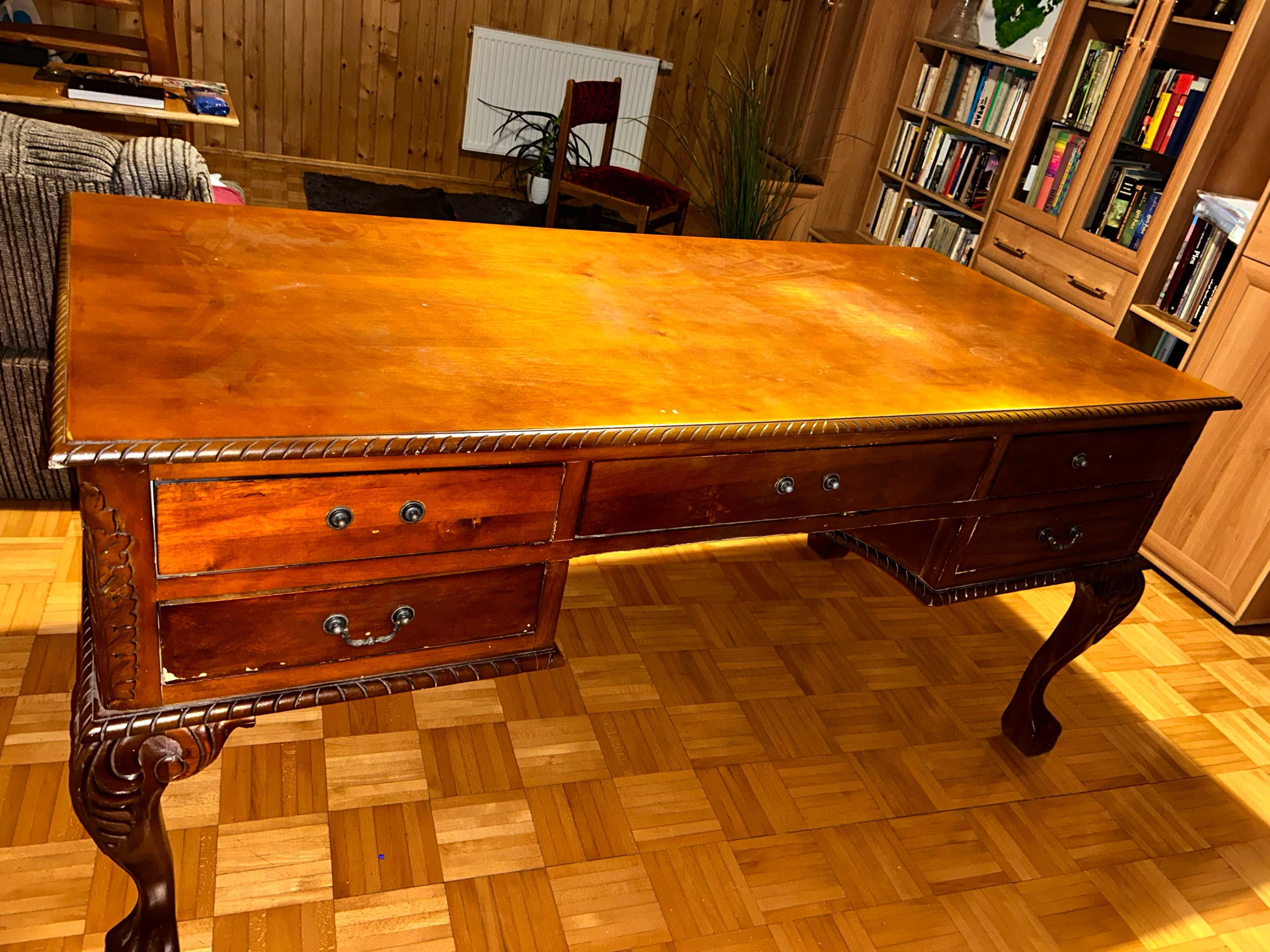 Ręcznie rzeźbione, masywne biurko w stylu Chippendale, lite drewno
