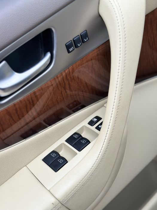 Інфинити QX70 автомат