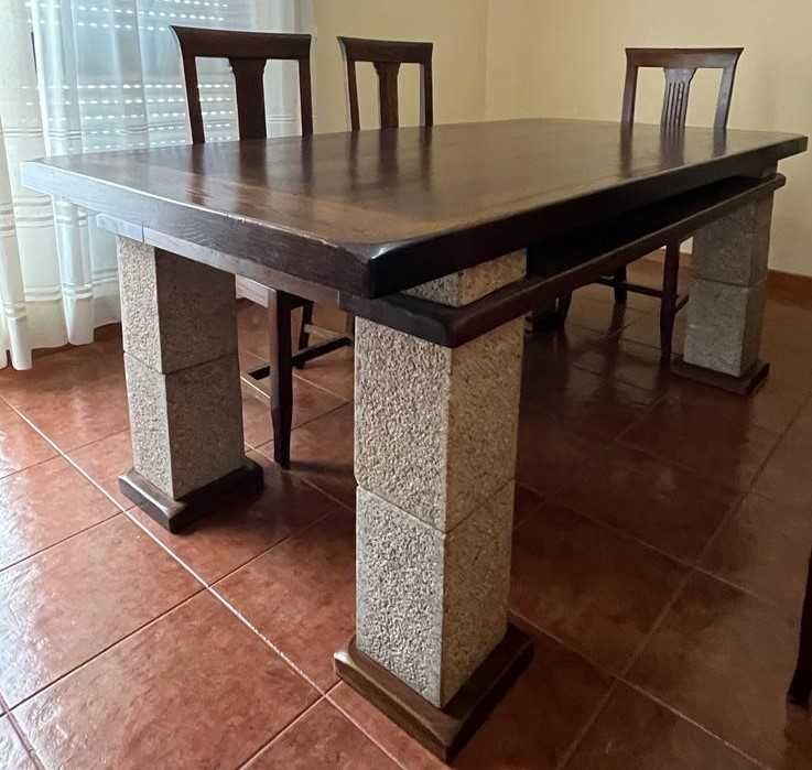 Mesa de sala com 6 cadeiras