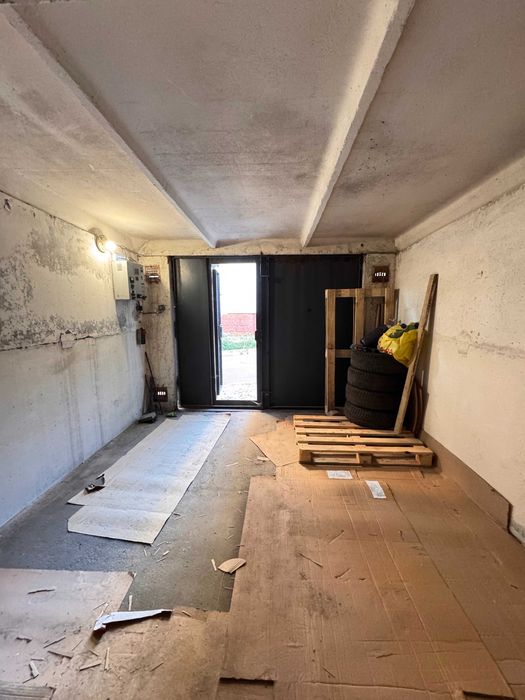 Здам гараж в центрі вул. Прибузька!