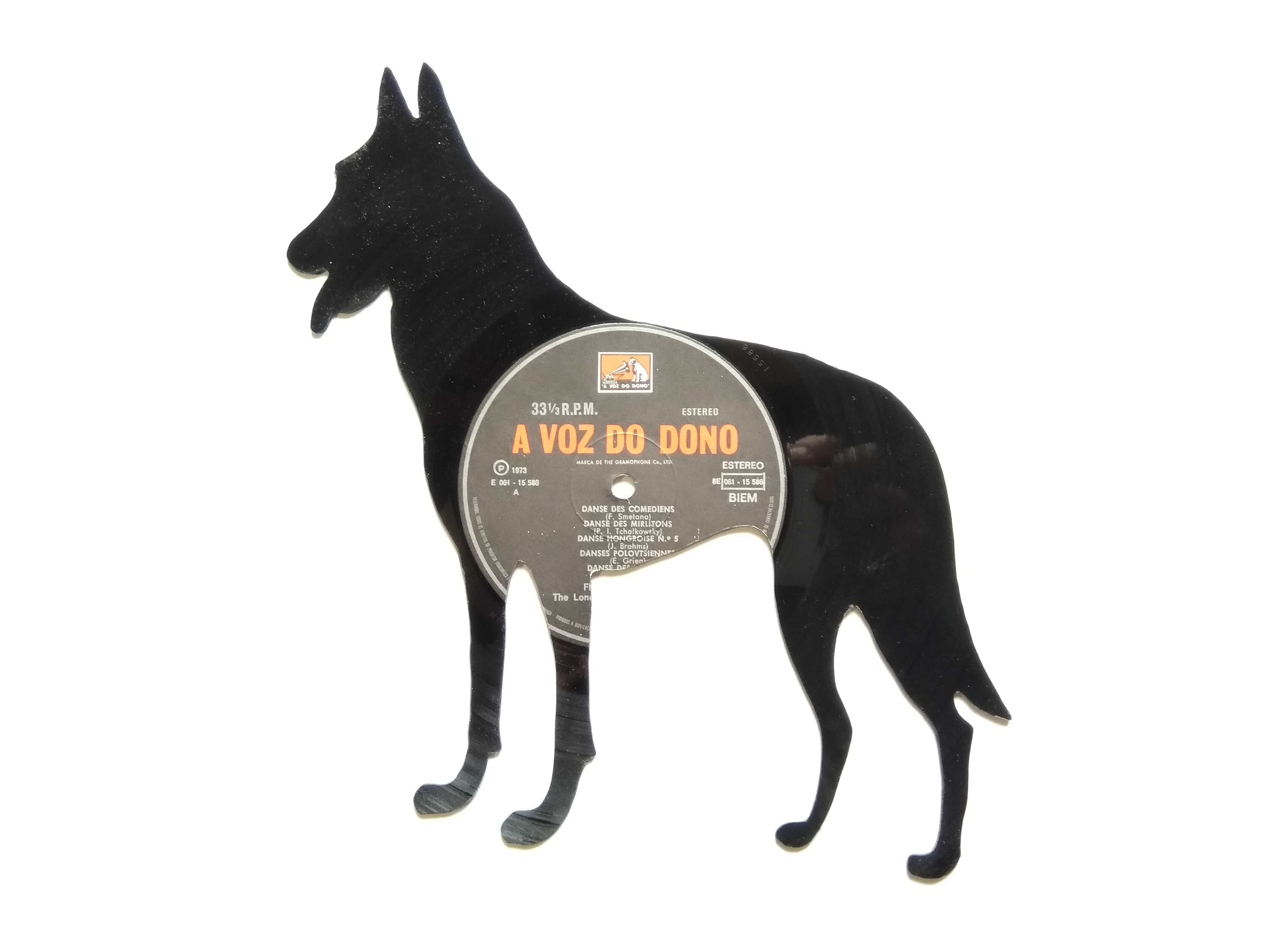 Silhueta decorativa Cão feita de um disco de vinil LP