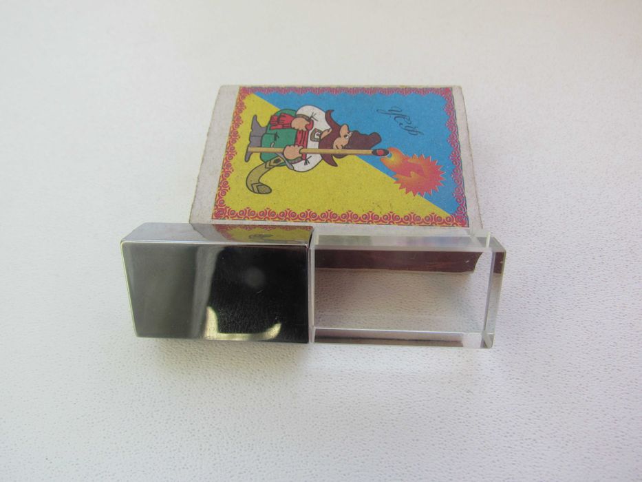 Креативные флеш-накопители 8GB и 16GB новые