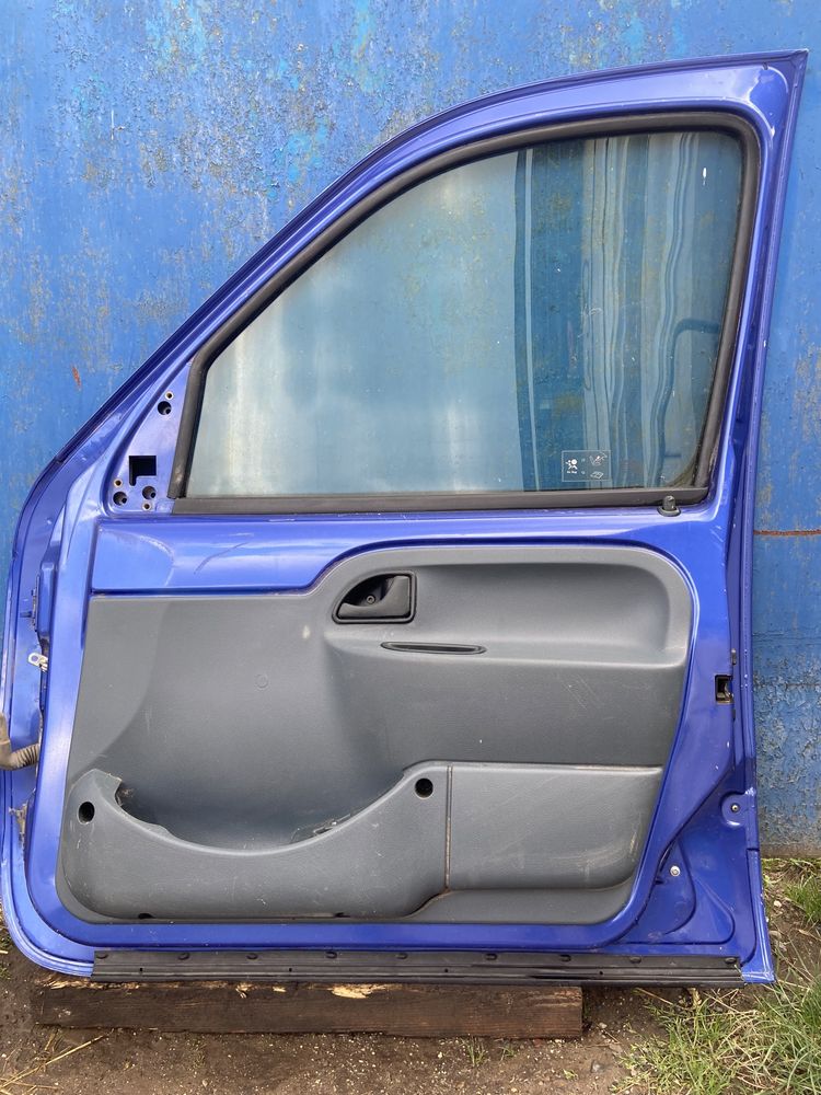 Renault Kengo дверка пасажир