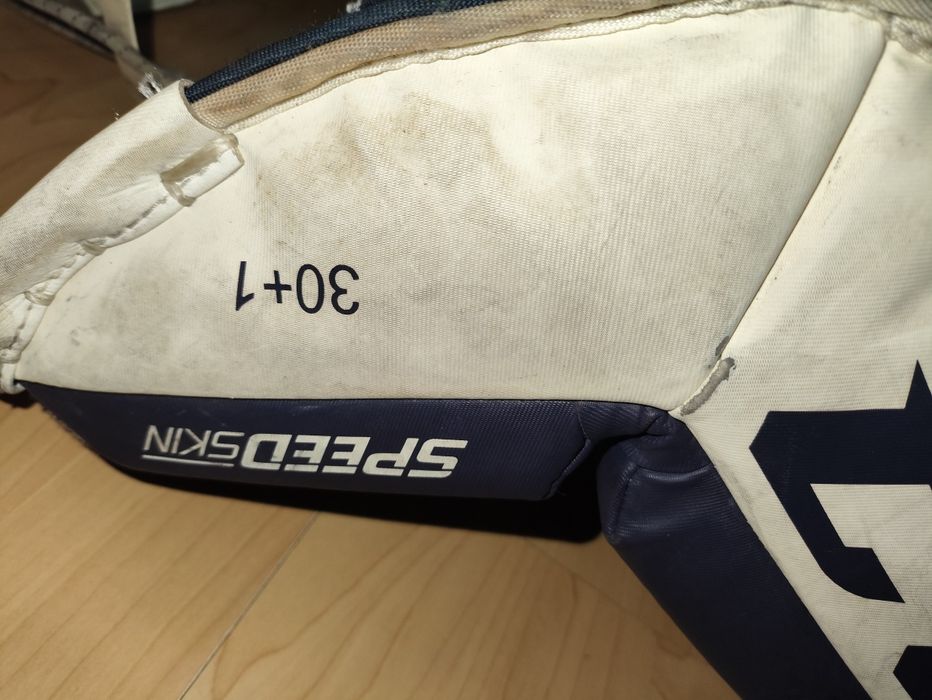 Форма воротаря, юніор, інтермедіа,клюшка нагруднік  шолом шорти