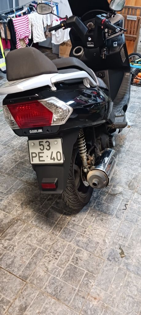 Daelim 125cc em bom estado