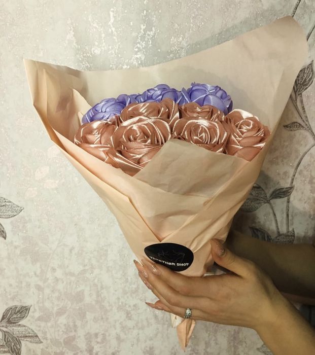 Букет з атласної стрічки