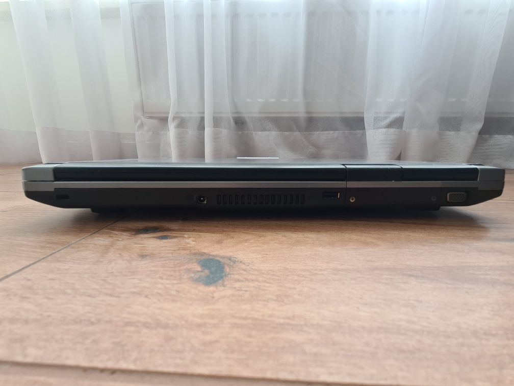 laptop asus uszkodzony