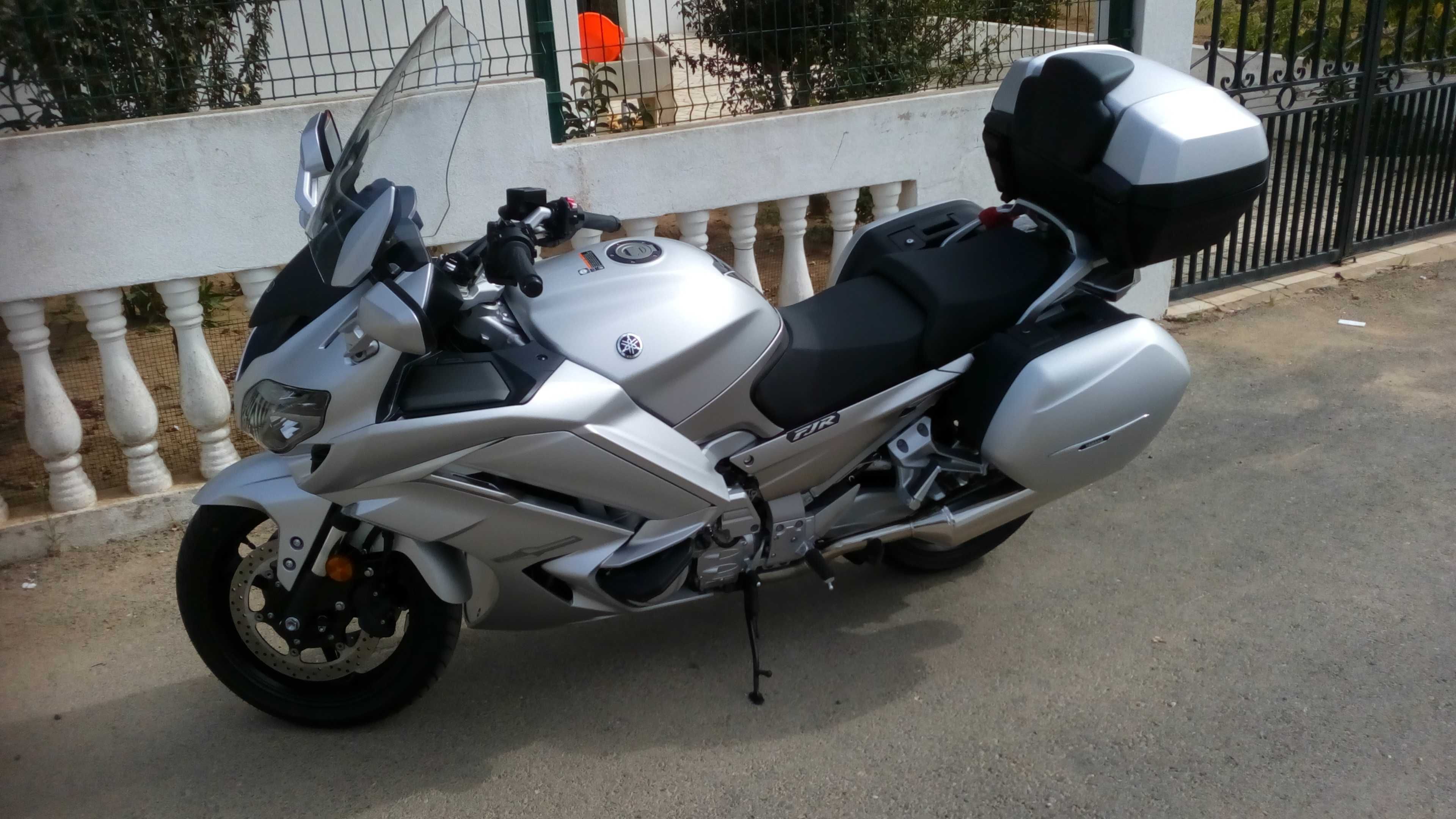 Moto Yamaha FJR 1300 AS