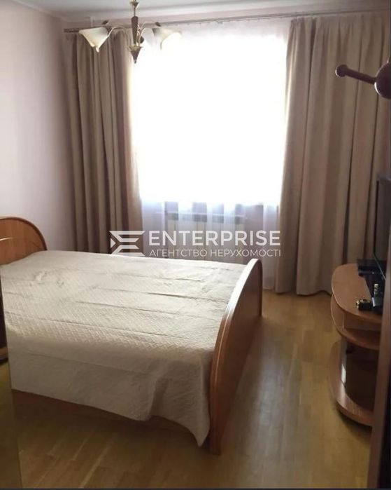 Продаж 2-к квартири з ремонтом та меблями  вул. Бальзака Троєщина