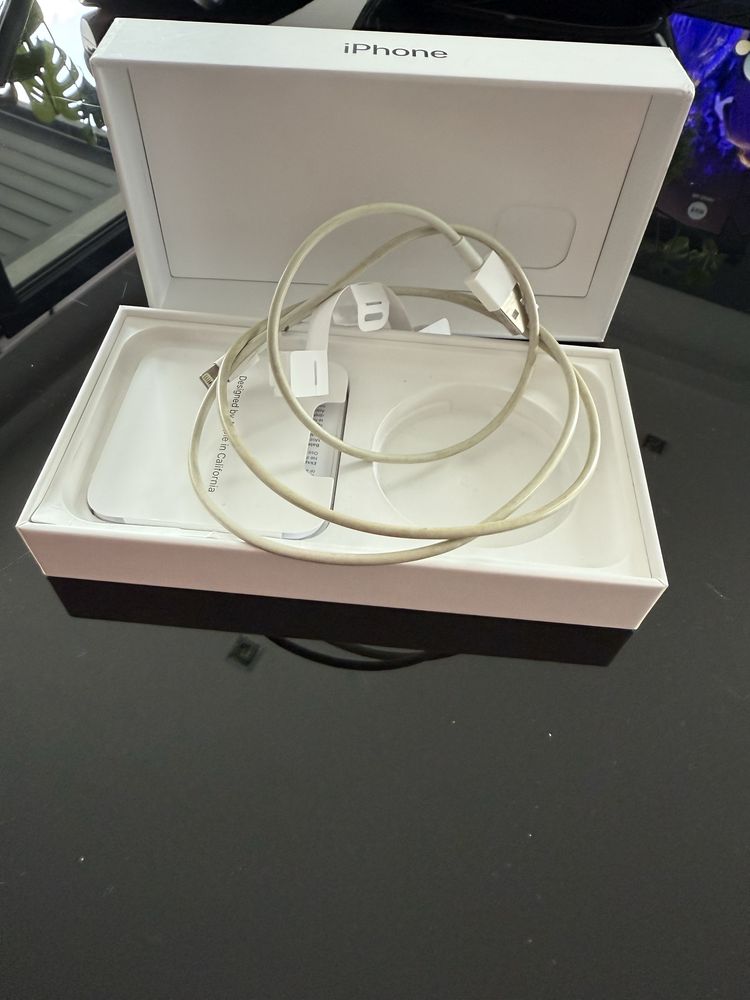 Iphone 11 czarny kabel opakowanie etui ideal