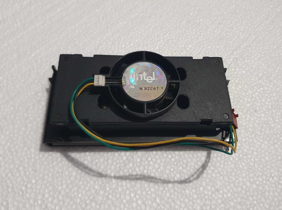 Vintage Processor – Intel Pentium II MMX64552113182595121