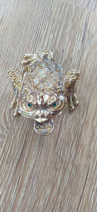 Трилапа жаба по Фен.   Шуй