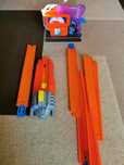 Stacja paliw, hot wheels city, tory, zjezdzalnia