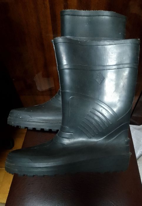 Резиновые сапоги весна -осень.40-41 р. По стельке 27,5см