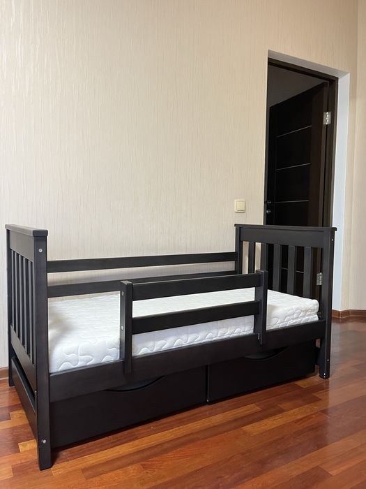 Дитяче ліжко «Адель»+2 шухляди + бортик, з матрацом  140*70. Самовивіз