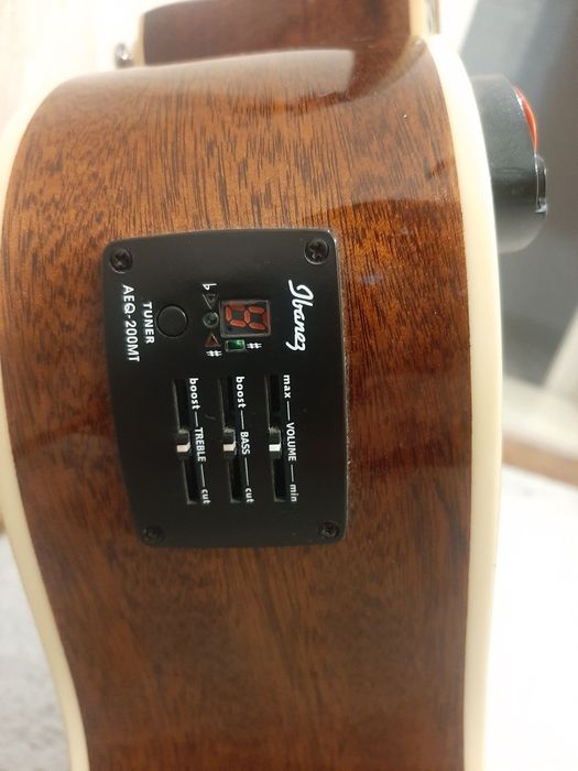 Гитара электроакустическая