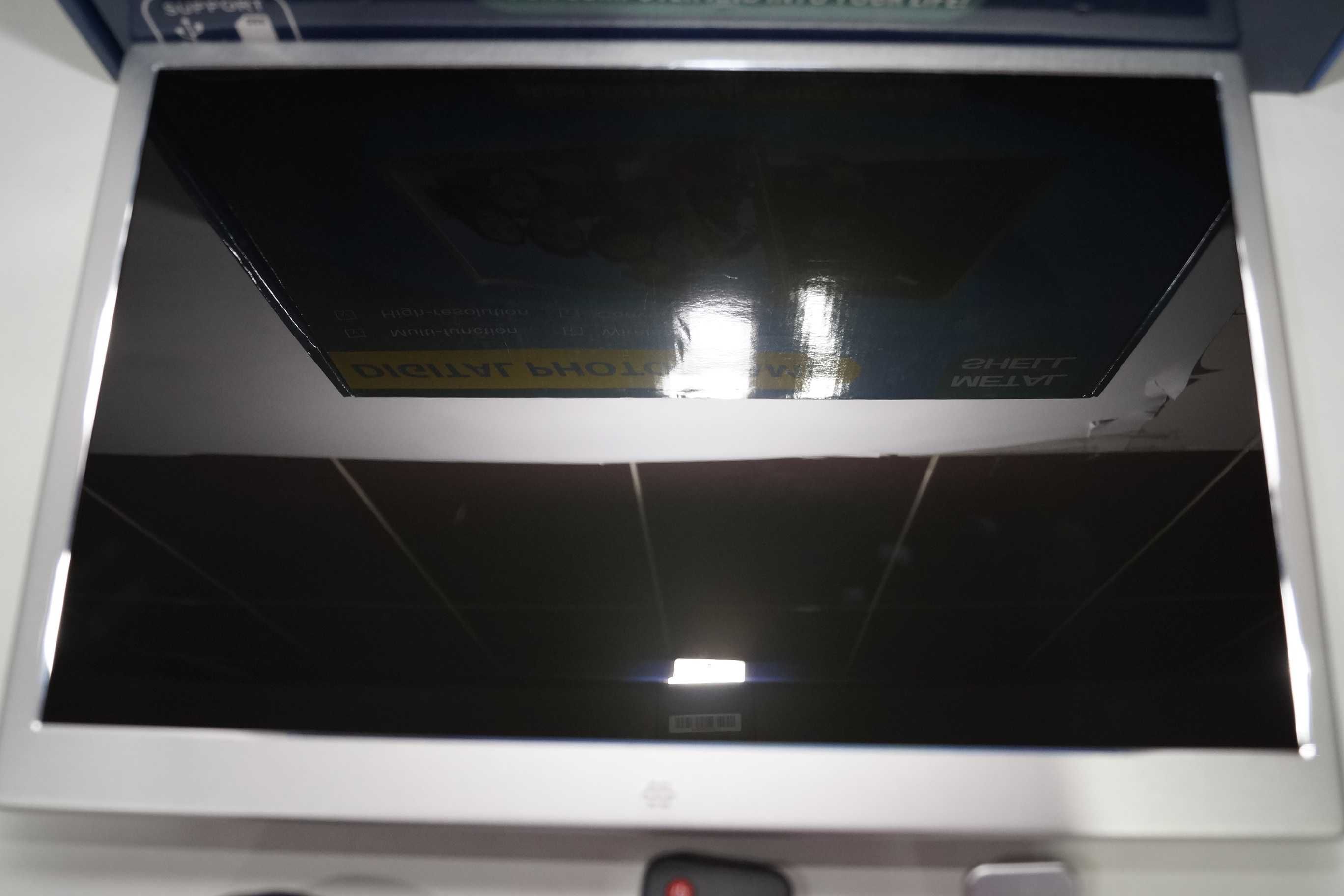 840 Cyfrowa ramka multimedialna 15" metalowa srebrna + pilot