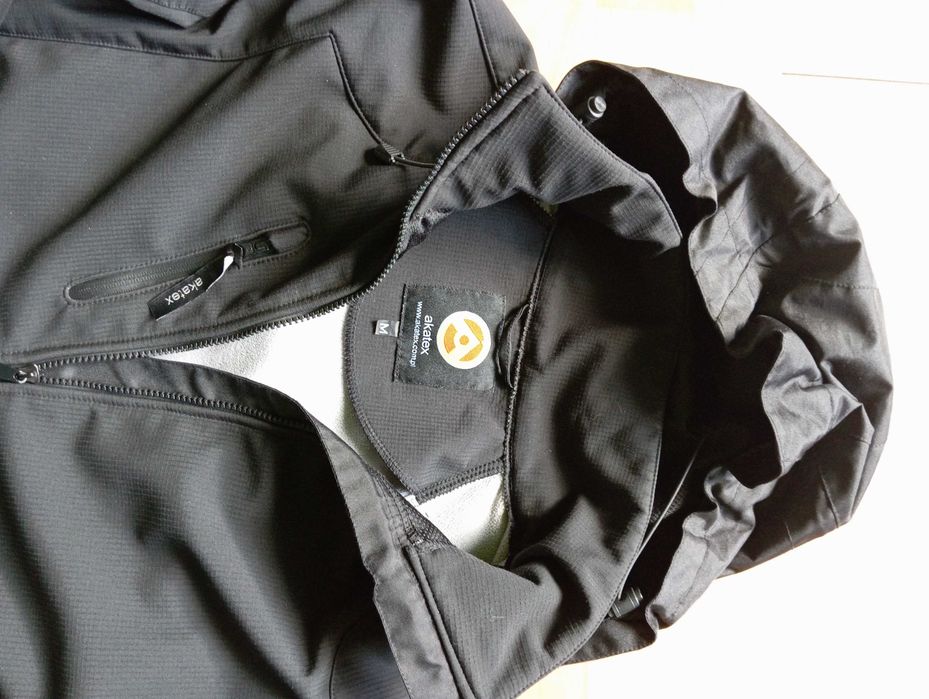 Softshell M czarny-ODDYCHAJĄCY.