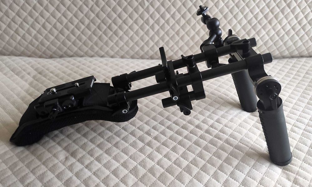 rig naramienny camvate z dodatkami.