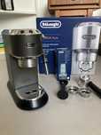 Máquina Café Delonghi Dedica EC685.BK