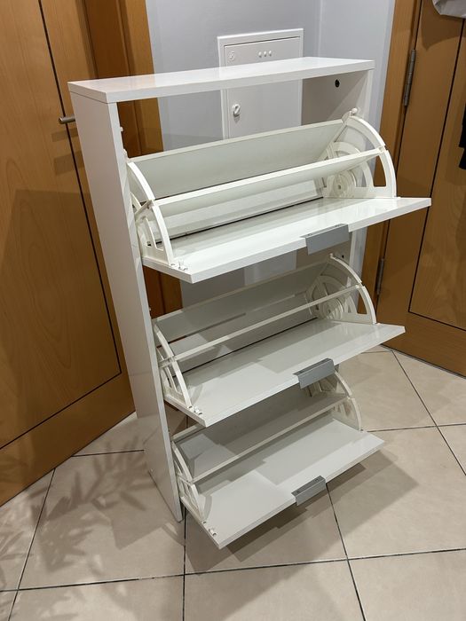 Sapateira em otimo estado