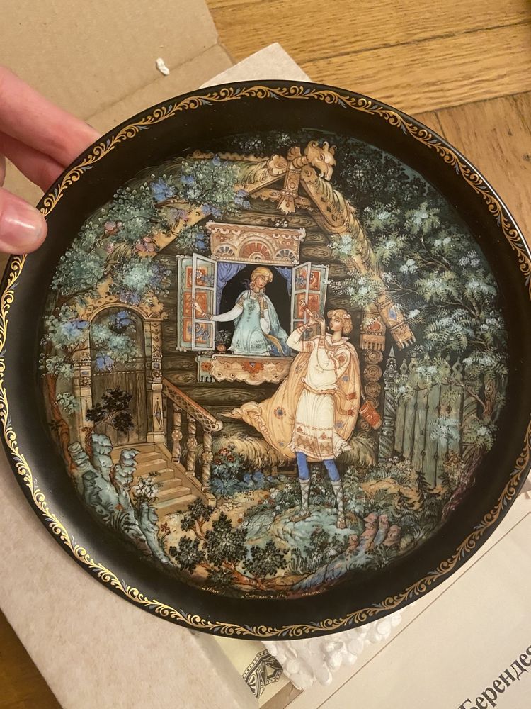 Настенные тарелки Палех Хохлома трио Англия «Женщины эпохи»