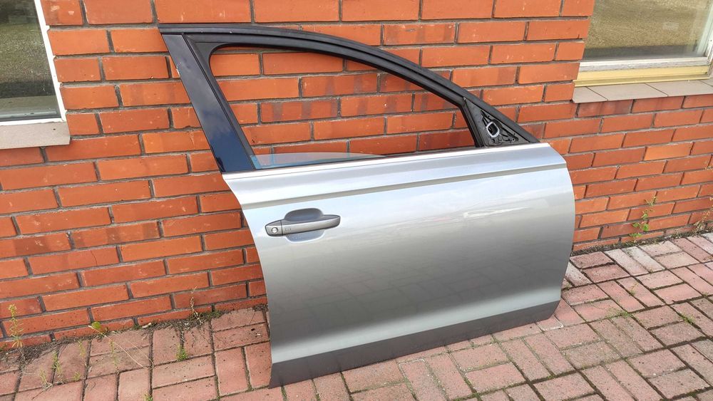 AUDI A6 C7 Drzwi prawy przód LY7G