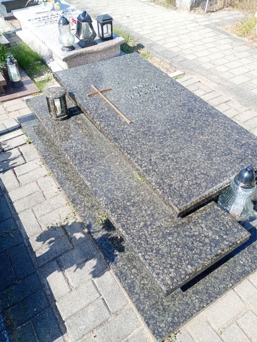 Nagrobek granitowy Baltic Green