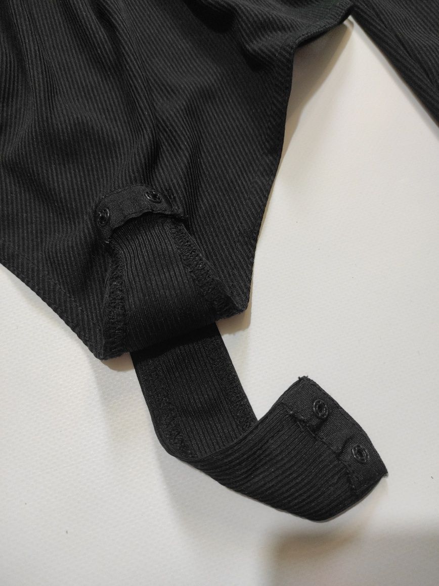 Чорне боді еластичний рубчик спущеними відкритими плечами лонг кофта