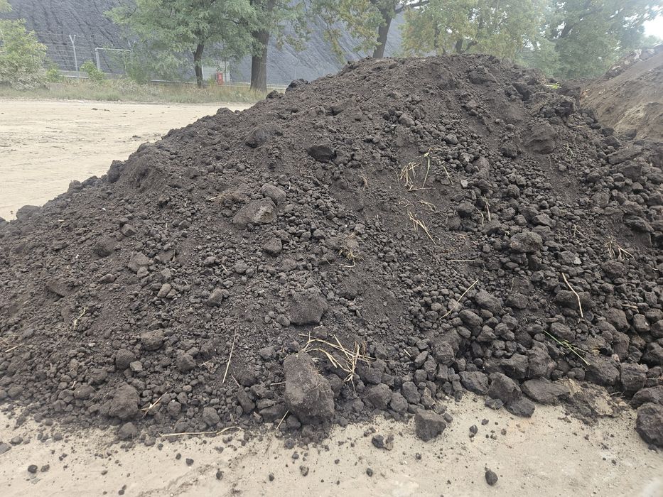 Humus prosto z pola Wrocław ziemia z transportem