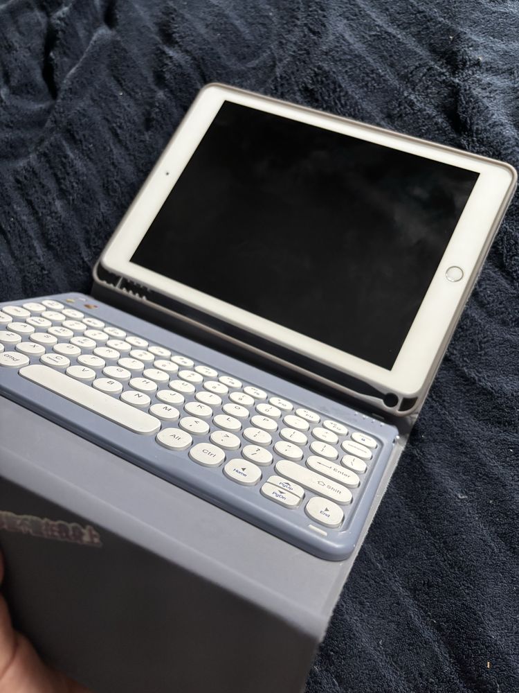iPad 6. generacji 128GB Wi-Fi – iPadOS 17.7.6
