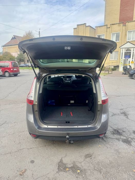 Renault grand scenic 2011