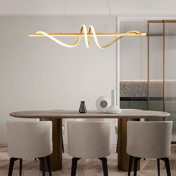 Видовжена світобіодна,люстра підвісна чорна