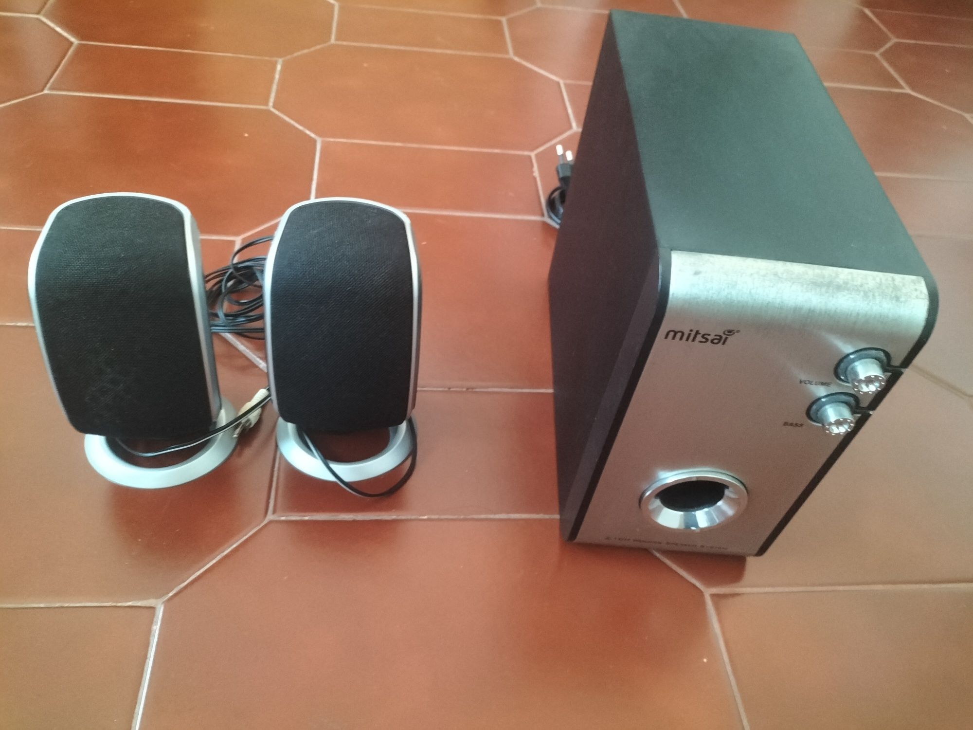 Conjunto de som de computador